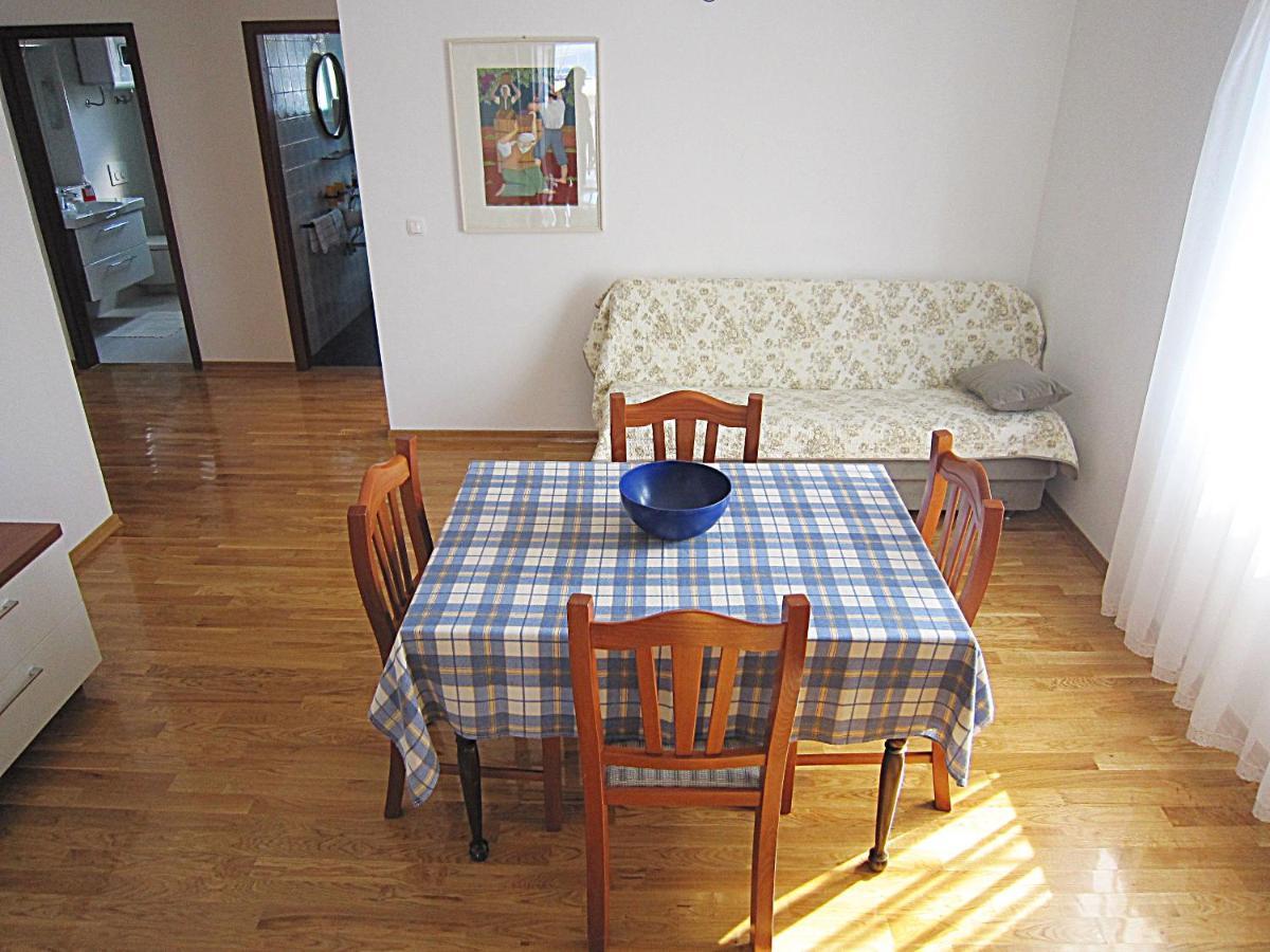 Villa Lucia Premium Rooms Примоштен Экстерьер фото