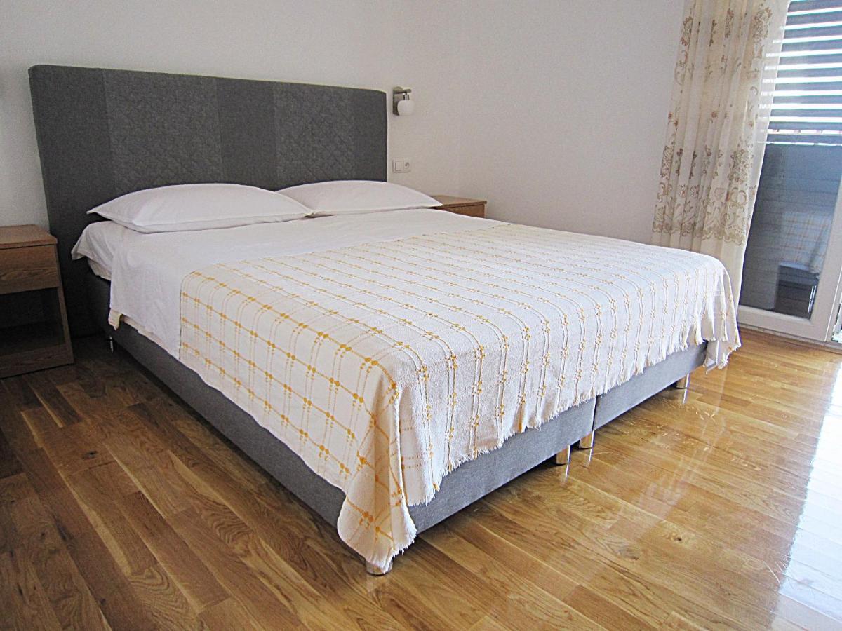 Villa Lucia Premium Rooms Примоштен Экстерьер фото