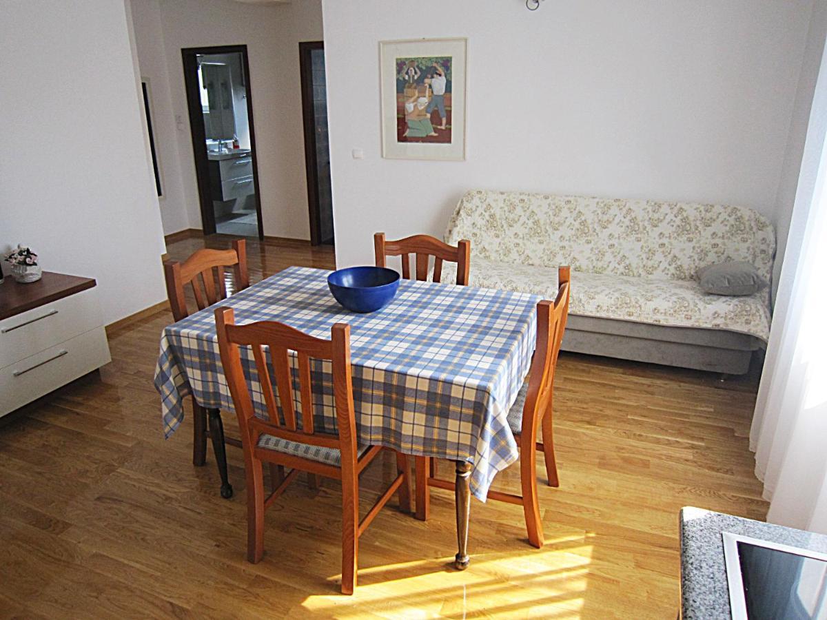 Villa Lucia Premium Rooms Примоштен Экстерьер фото