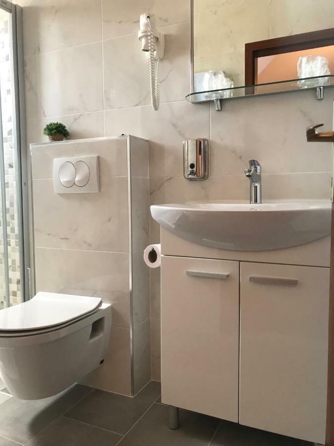 Villa Lucia Premium Rooms Примоштен Экстерьер фото