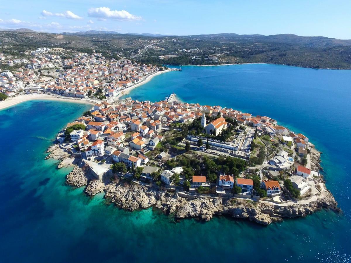 Villa Lucia Premium Rooms Примоштен Экстерьер фото
