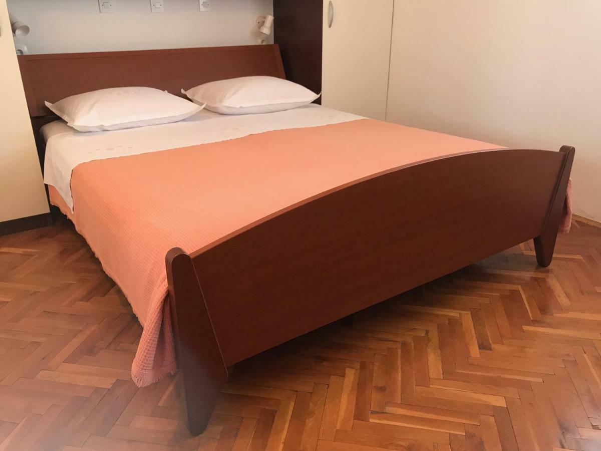 Villa Lucia Premium Rooms Примоштен Экстерьер фото