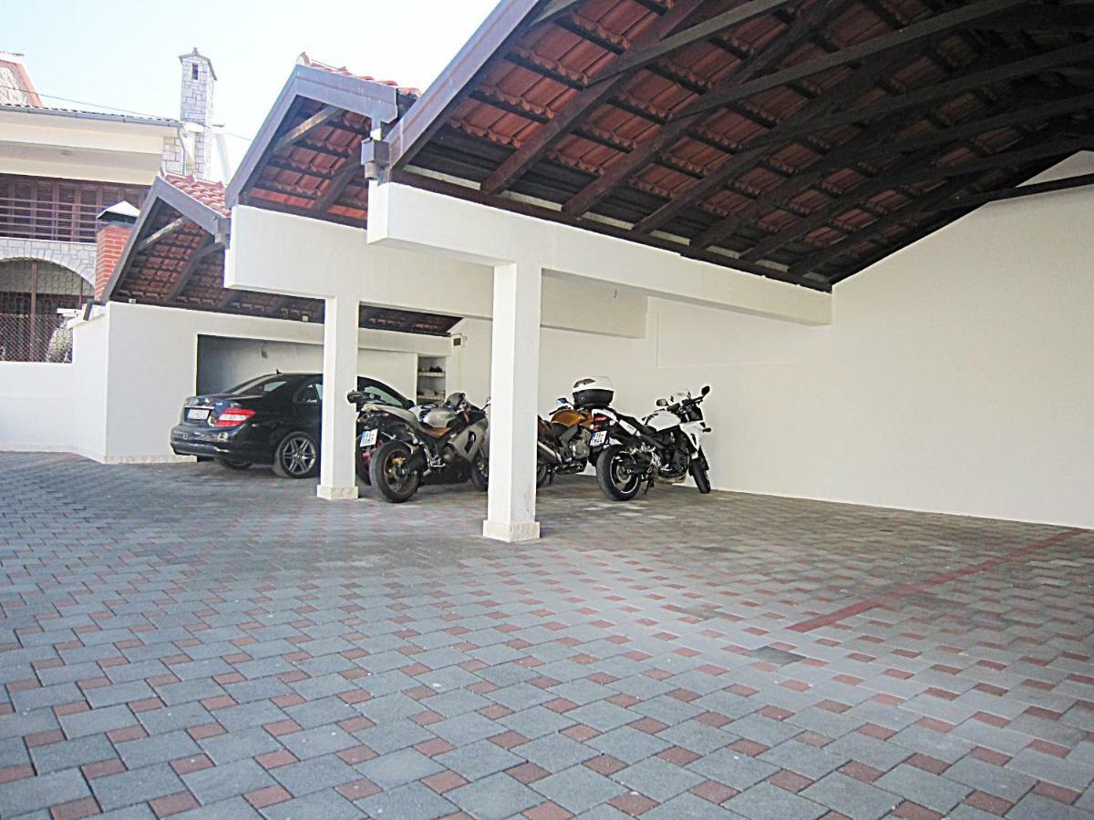 Villa Lucia Premium Rooms Примоштен Экстерьер фото
